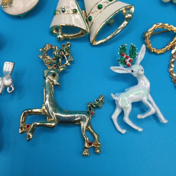 Vintage LOT: JEWELRY Snowman Bell Reindeer Brooches Earrings XMAS is Coming! - Picture 5 of 9
